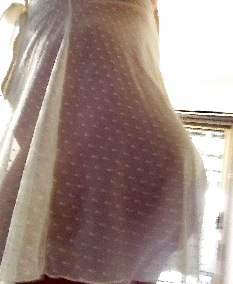 Curvy incinta teen slut in vedere attraverso il vestito
 #39918710