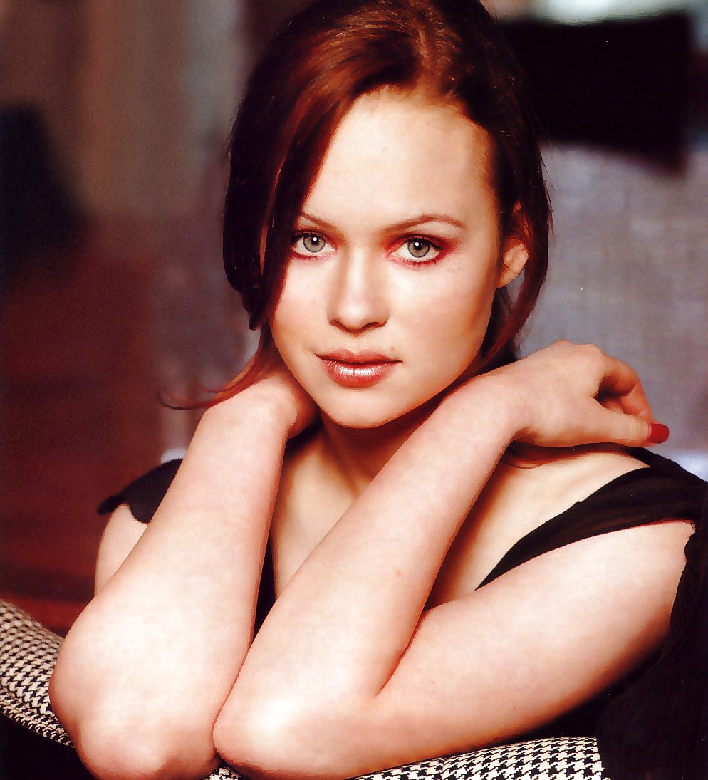 American Beauty Thora Birch vs. Mena Suvari #26738171