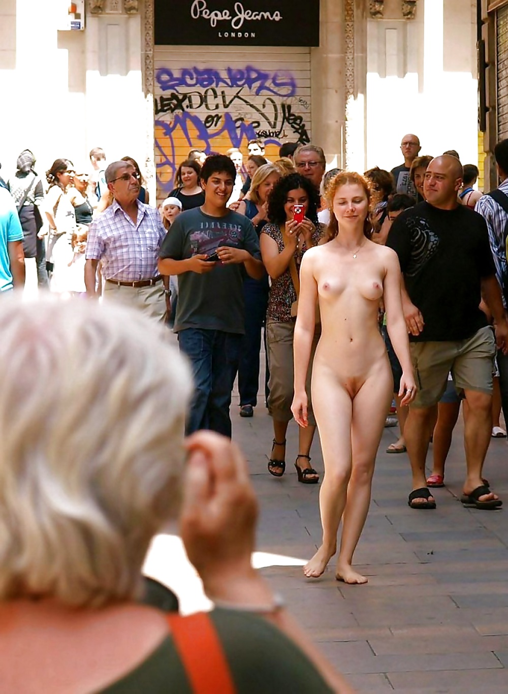 Public display 206 #39780334