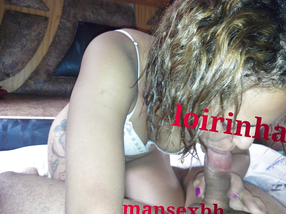 Com a loirinha
 #27991666
