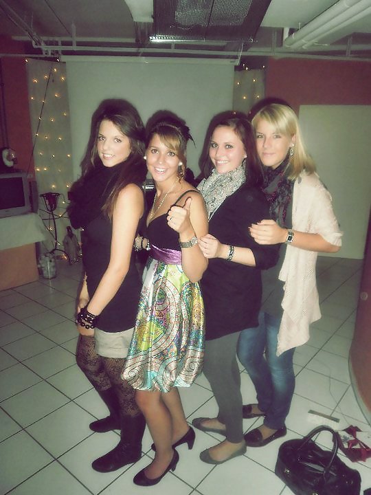 Geile Teens Und Milfs In Nylons! #37476013