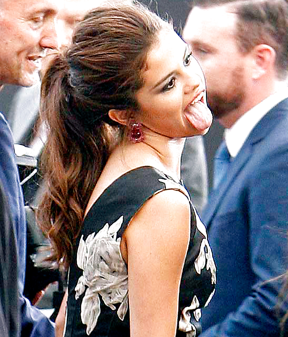 Selena Gomez - La Meilleure Salope Pour Une Pipe #27297214