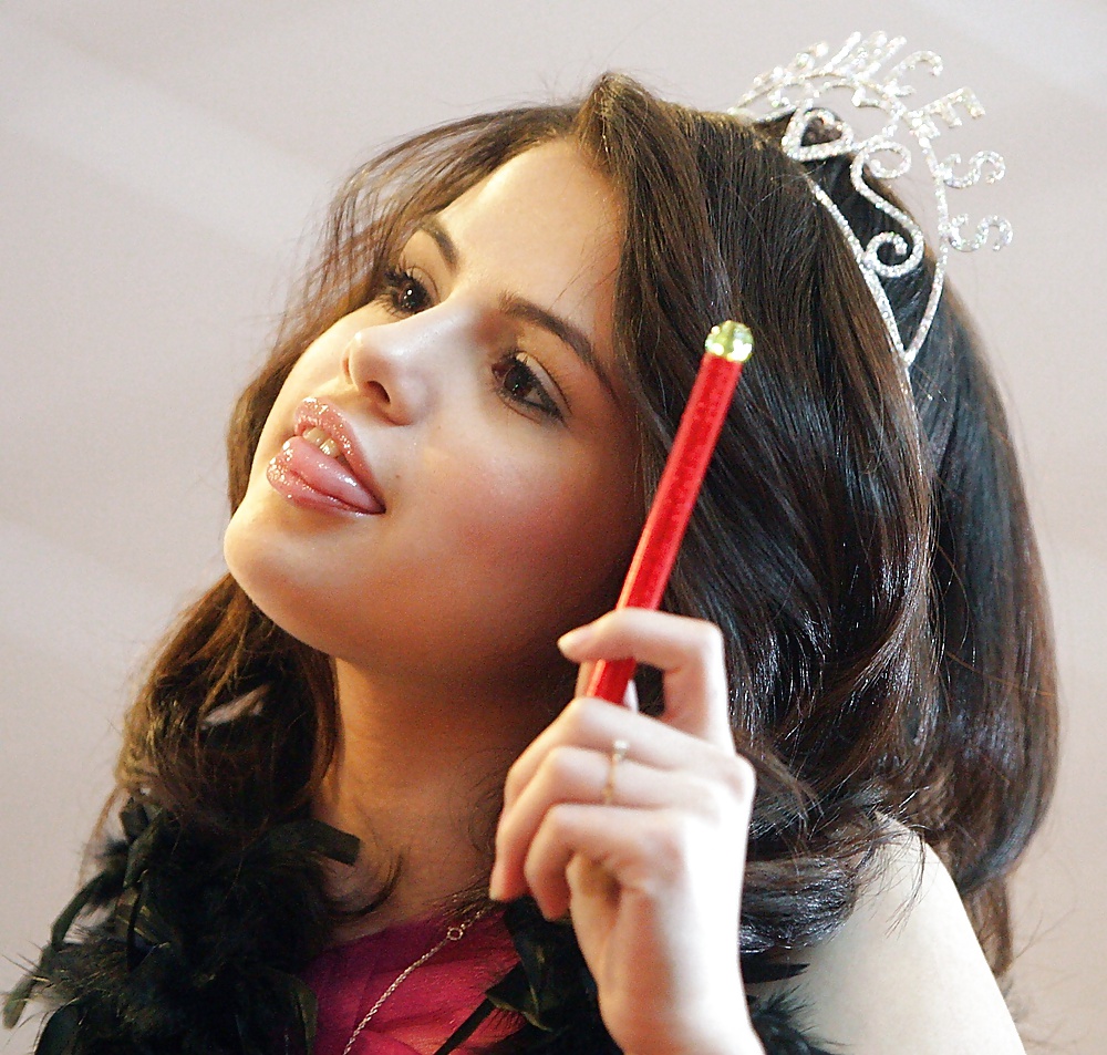 Selena Gomez - La Meilleure Salope Pour Une Pipe #27297245
