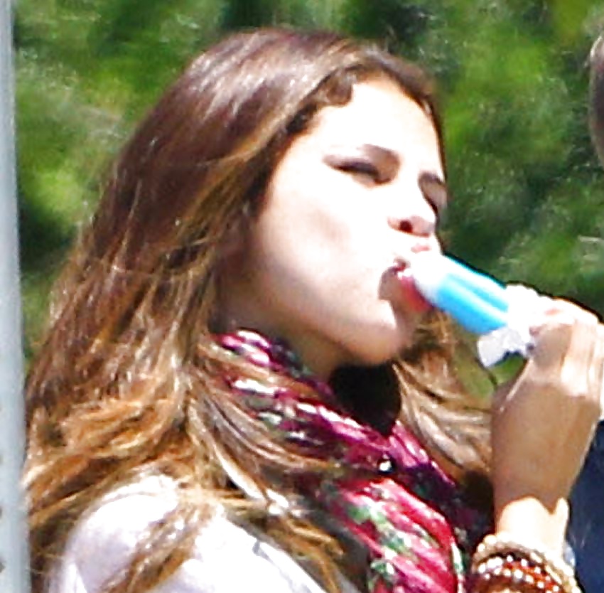 Selena Gomez - Die Beste Schlampe Für Einen Blowjob #27297260