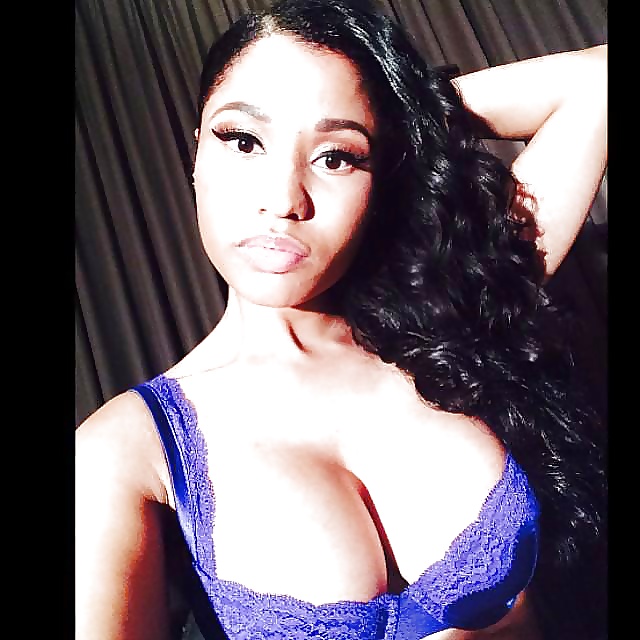 Nicki Minaj big titties big butt too  #39427536