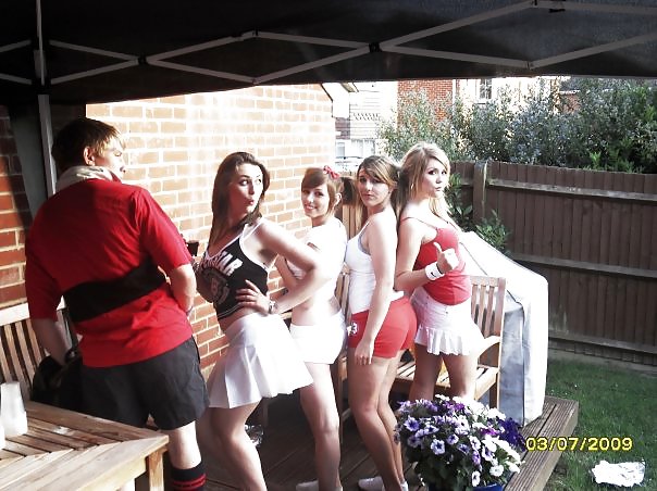 Jóvenes apretados faldas apretadas 11
 #34653274