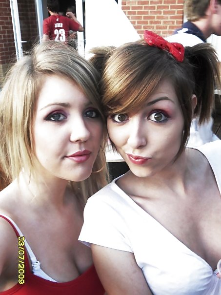 Jóvenes apretados faldas apretadas 11
 #34653281