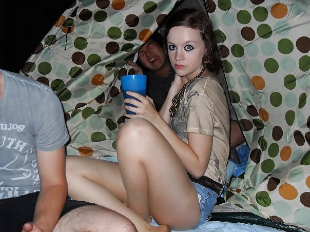 Jóvenes apretados faldas apretadas 11
 #34653286