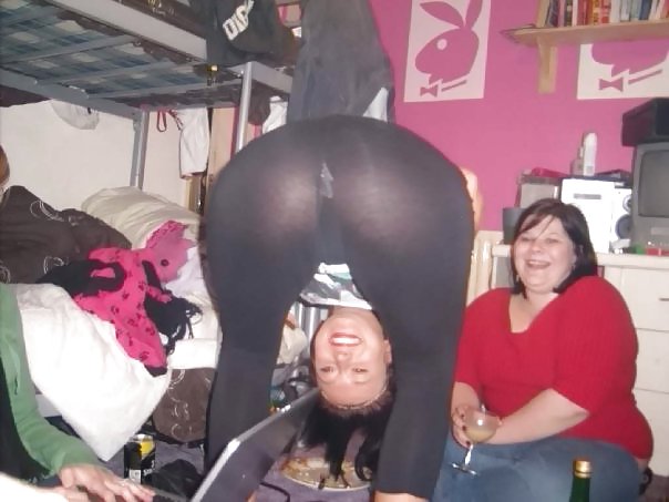 Jóvenes apretados faldas apretadas 11
 #34653308