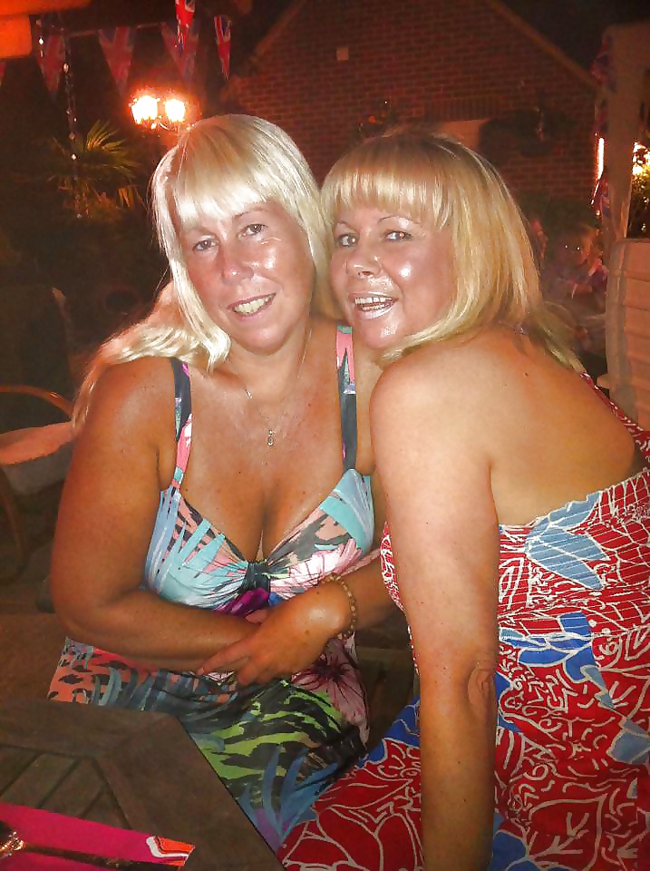 Random Wives #29019441