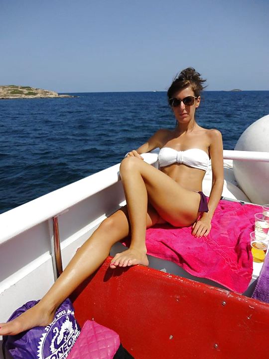 新しい若い淫乱女たち - コメント which one and why 
 #23876974