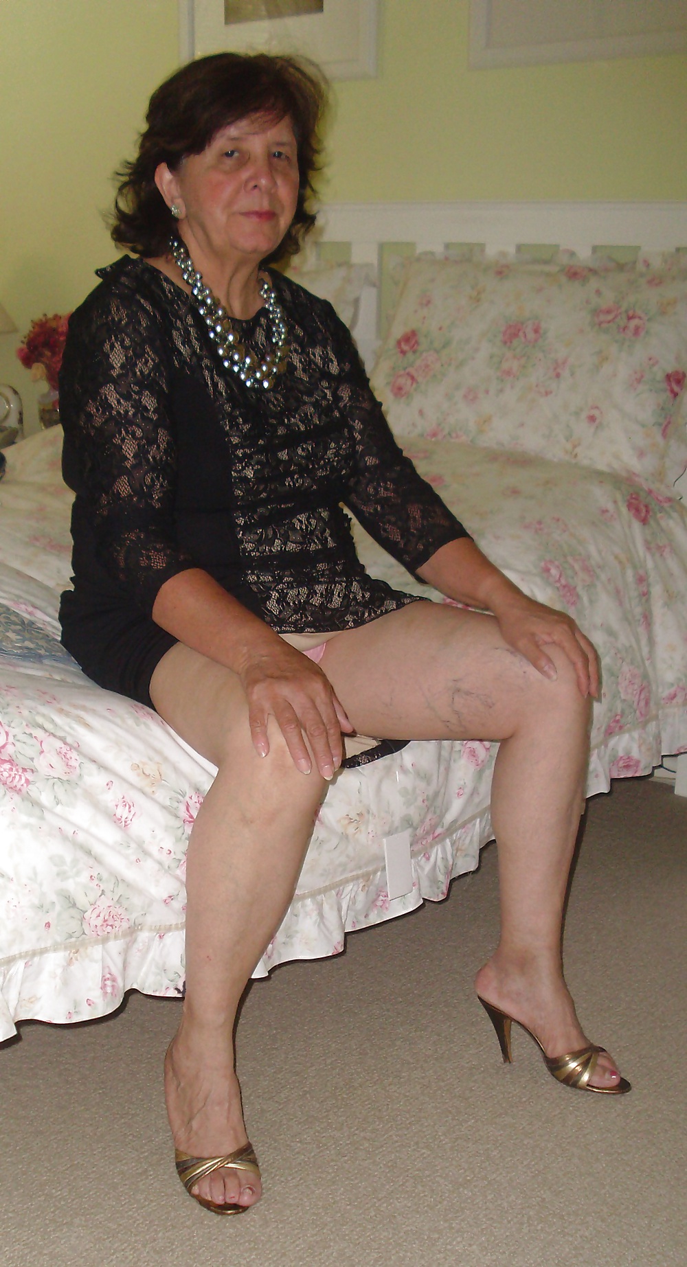 Rosemary sexy 63 años de edad vestida
 #28210832