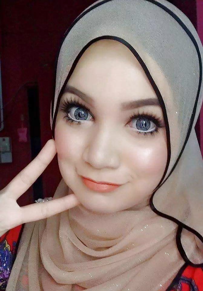Gadis Melayu Bertudung #39868298