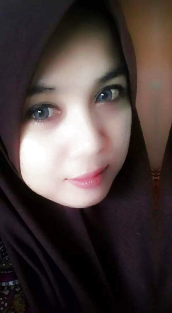 Gadis Melayu Bertudung #39868314