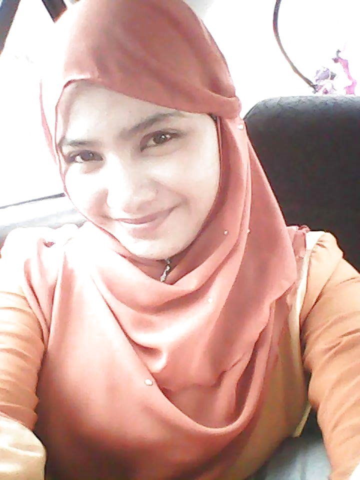Gadis Melayu Bertudung #39868414