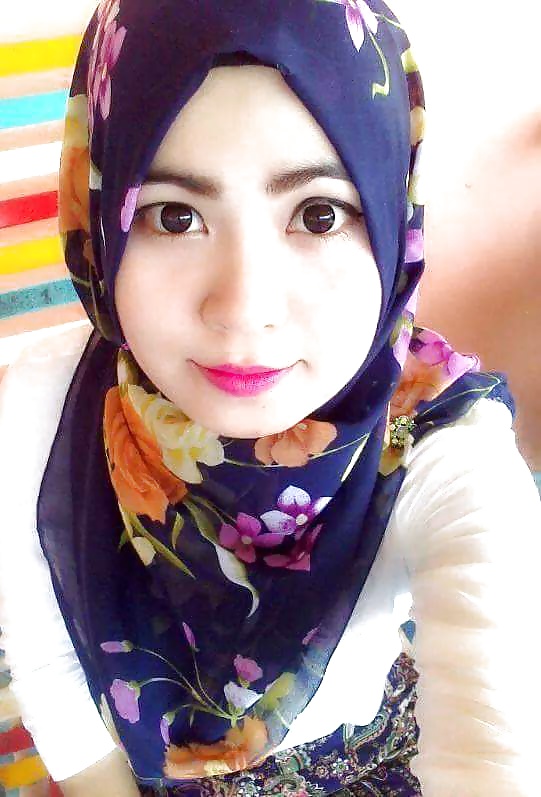 Gadis Melayu Bertudung #39868432