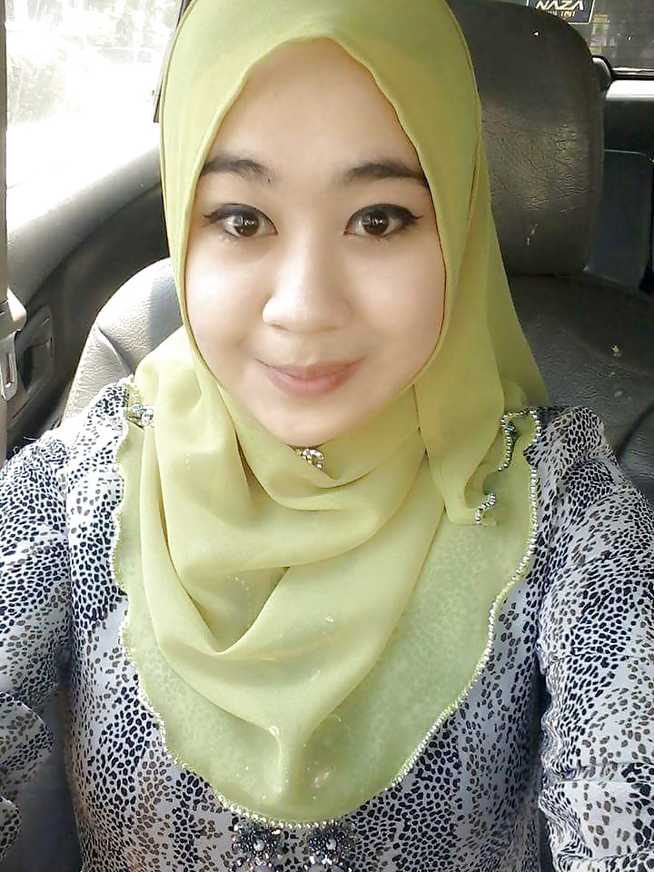 Gadis Melayu Bertudung #39868736