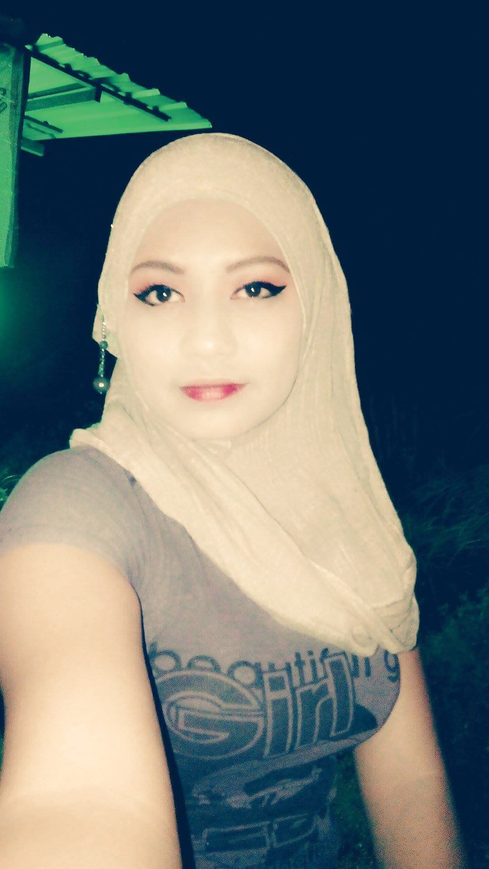 Gadis melayu bertudung
 #39869038
