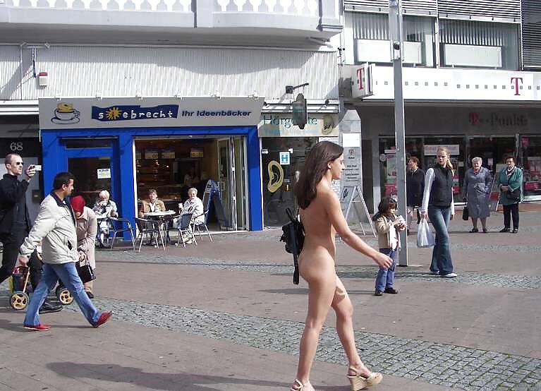 Stef desnuda en público
 #30391919