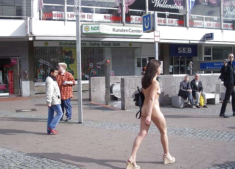 Stef desnuda en público
 #30391925