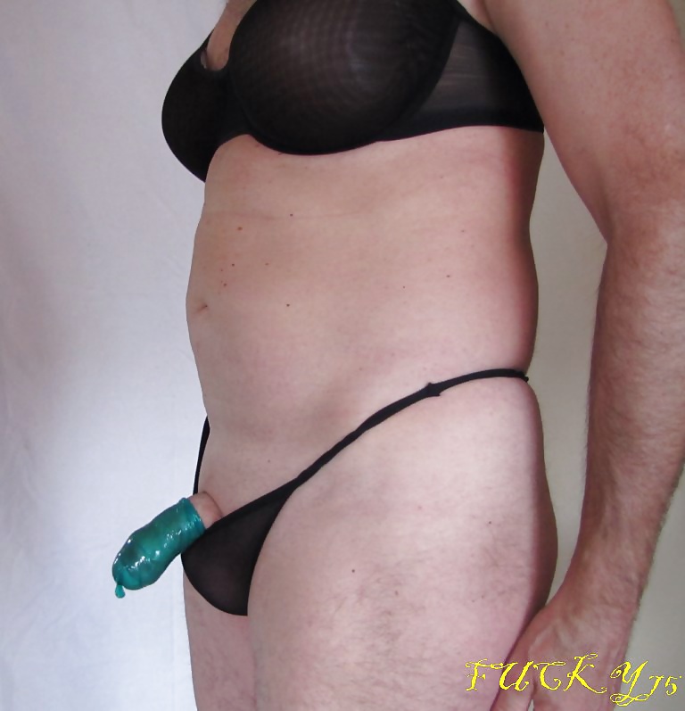 Lingerie e preservativo
 #34088184