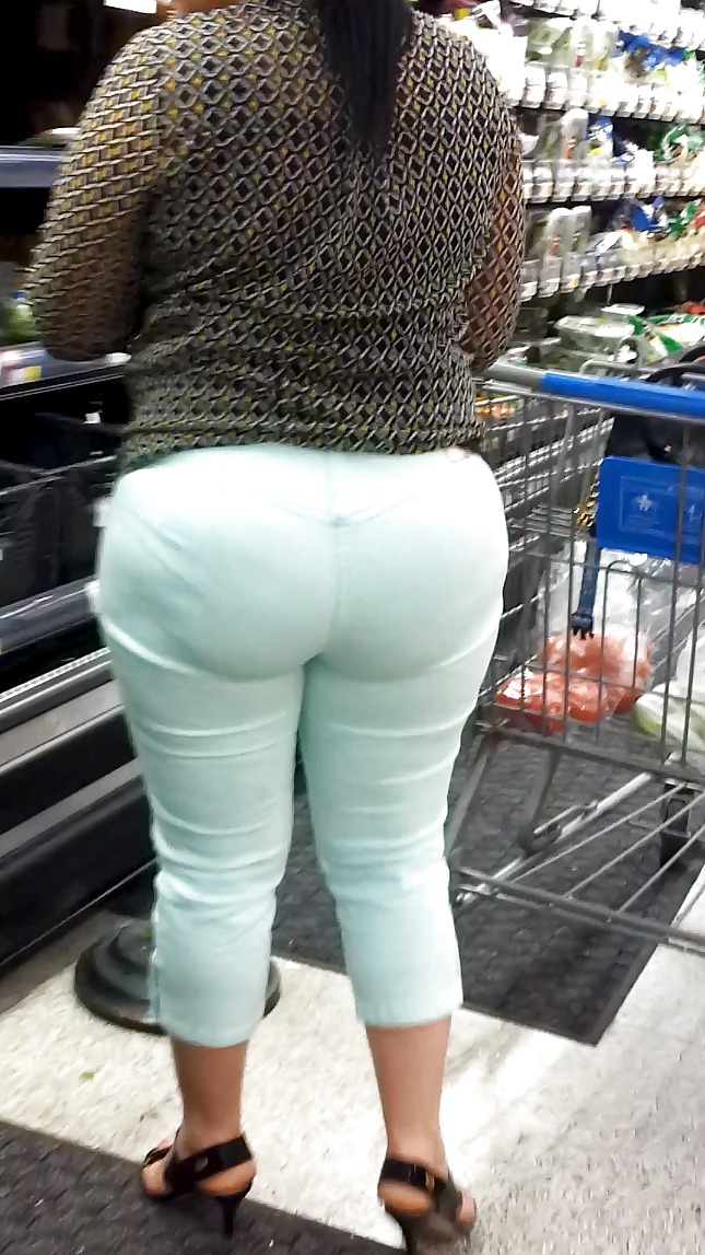 Big Booty Butt Sexy MILF Mûre Latina Chez Wal-Mart Voyeuse! #36974961