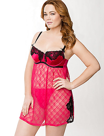 Modelle plus size in lingerie
 #24883663