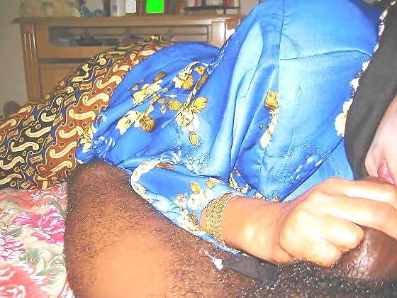 Mamak buat seks
 #24135286