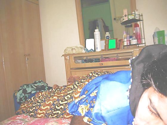 Mamak buat seks
 #24135296