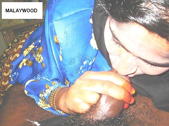 Mamak buat seks
 #24135342