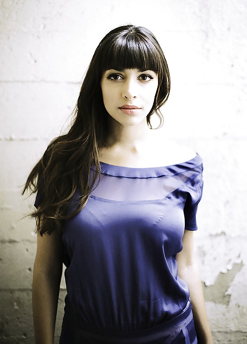 Hannah Simone #23317571