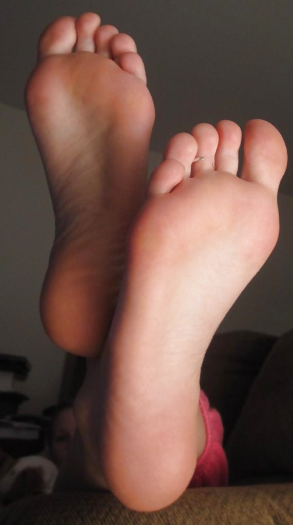Amateur babe has amazing soles #27734936