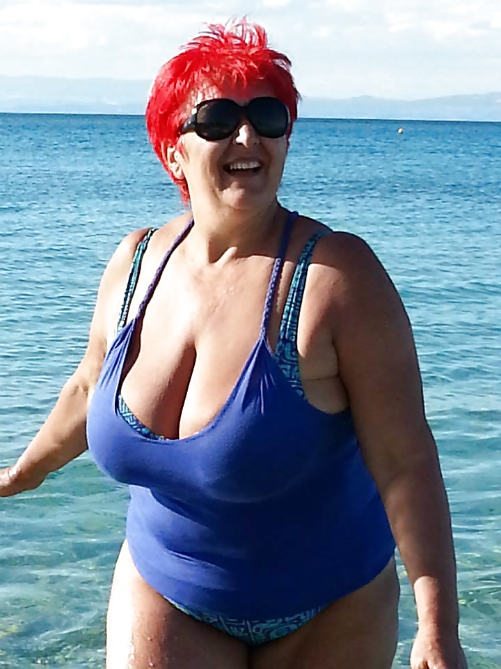 熟女(セルビア)
 #39172021