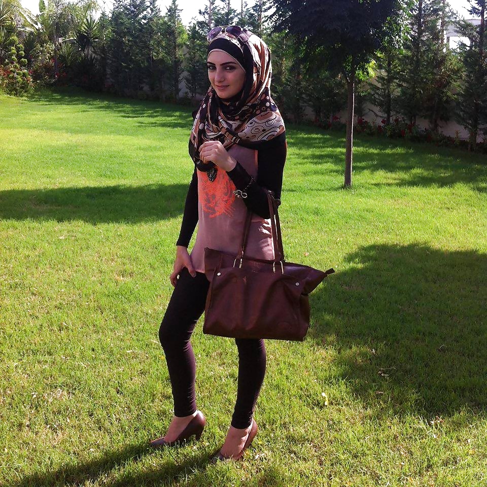 Hijabis in heels and leggings #38919612