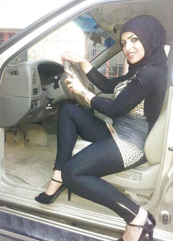 Hijabis in heels and leggings #38919727