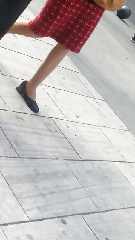 Spion Sexy Alt + Junge Füße Und Beine Rumänisch #31827512