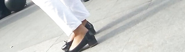 Spion Sexy Alt + Junge Füße Und Beine Rumänisch #31827513