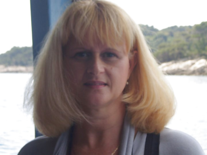 Meine mamá
 #32463123