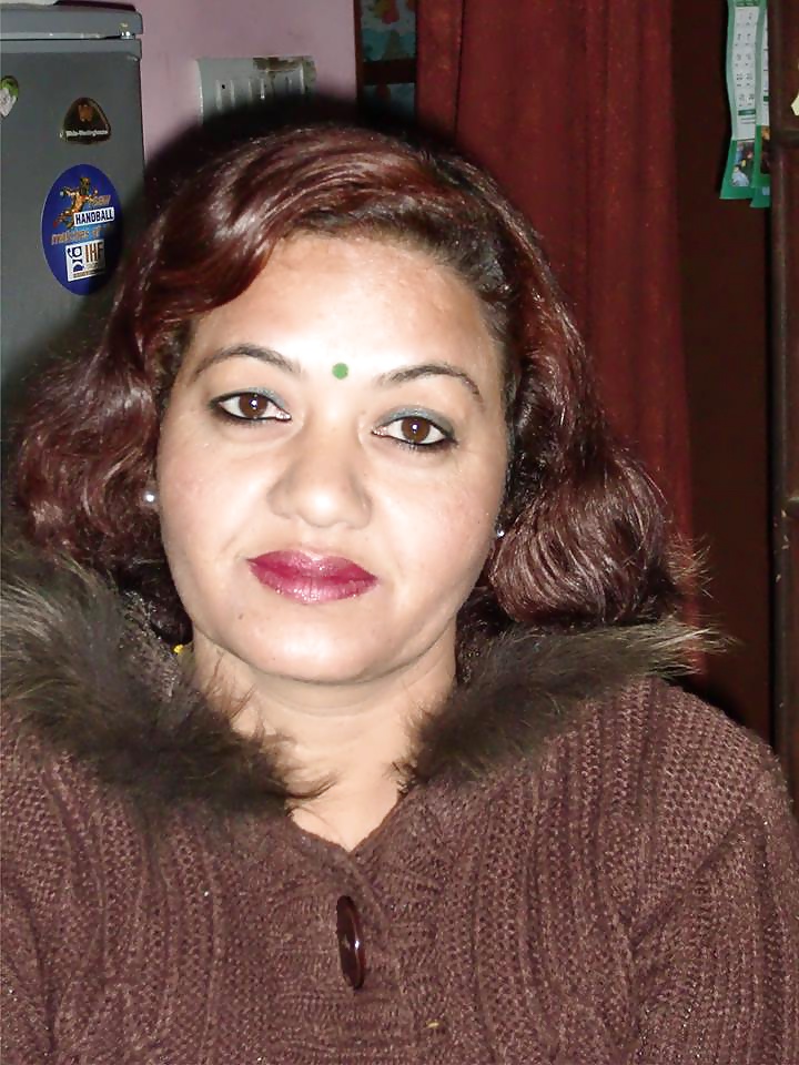 Sexy old skool mothers (from exact life)