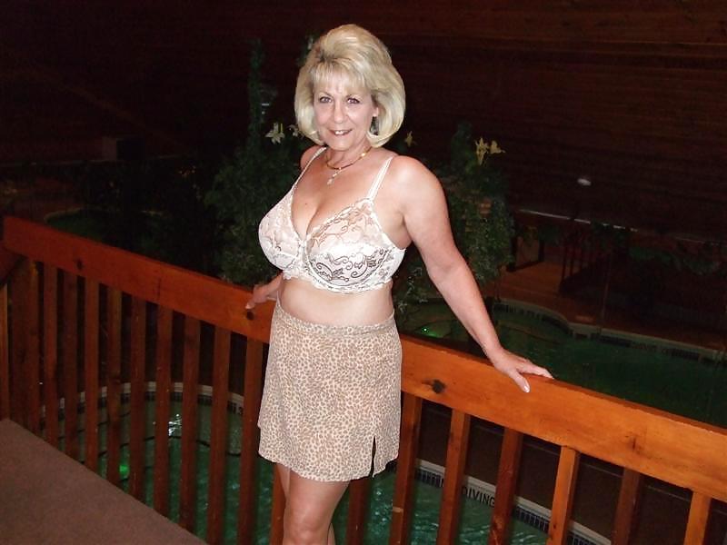 SEXY GRANNYs 01 #25205729