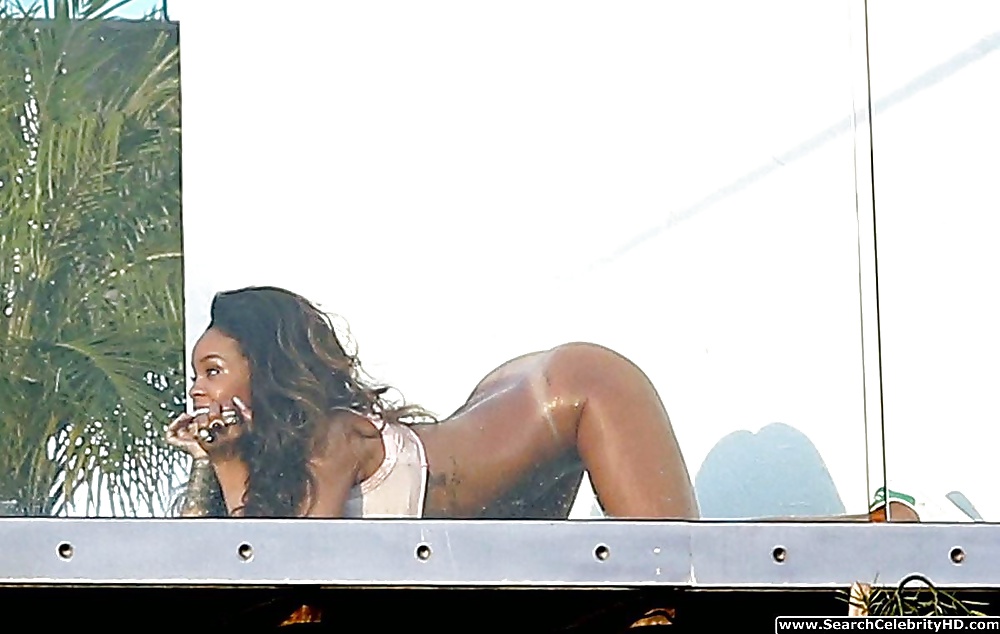 Rihanna bottomless bare ass photoshoot in l.a
 #26033474