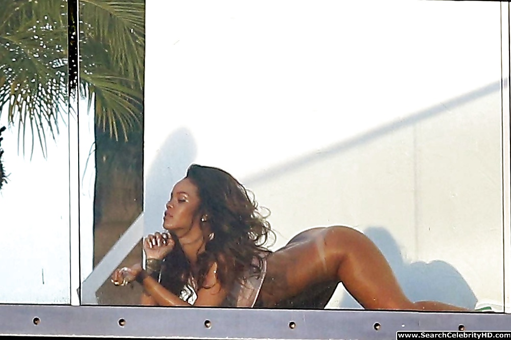 Rihanna Bottomless Bare Ass Photoshoot In L.A #26033514