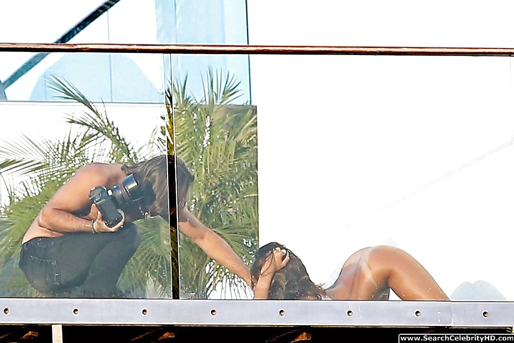 Rihanna bottomless culo nudo photoshoot in l.a
 #26033550