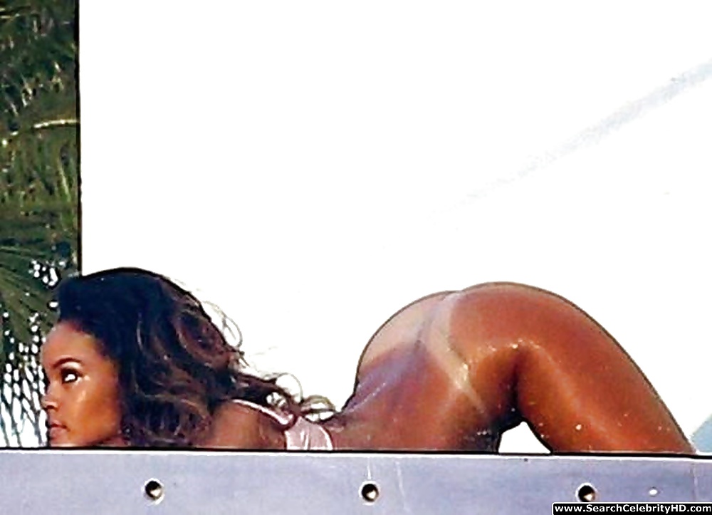 Rihanna bottomless culo nudo photoshoot in l.a
 #26033763