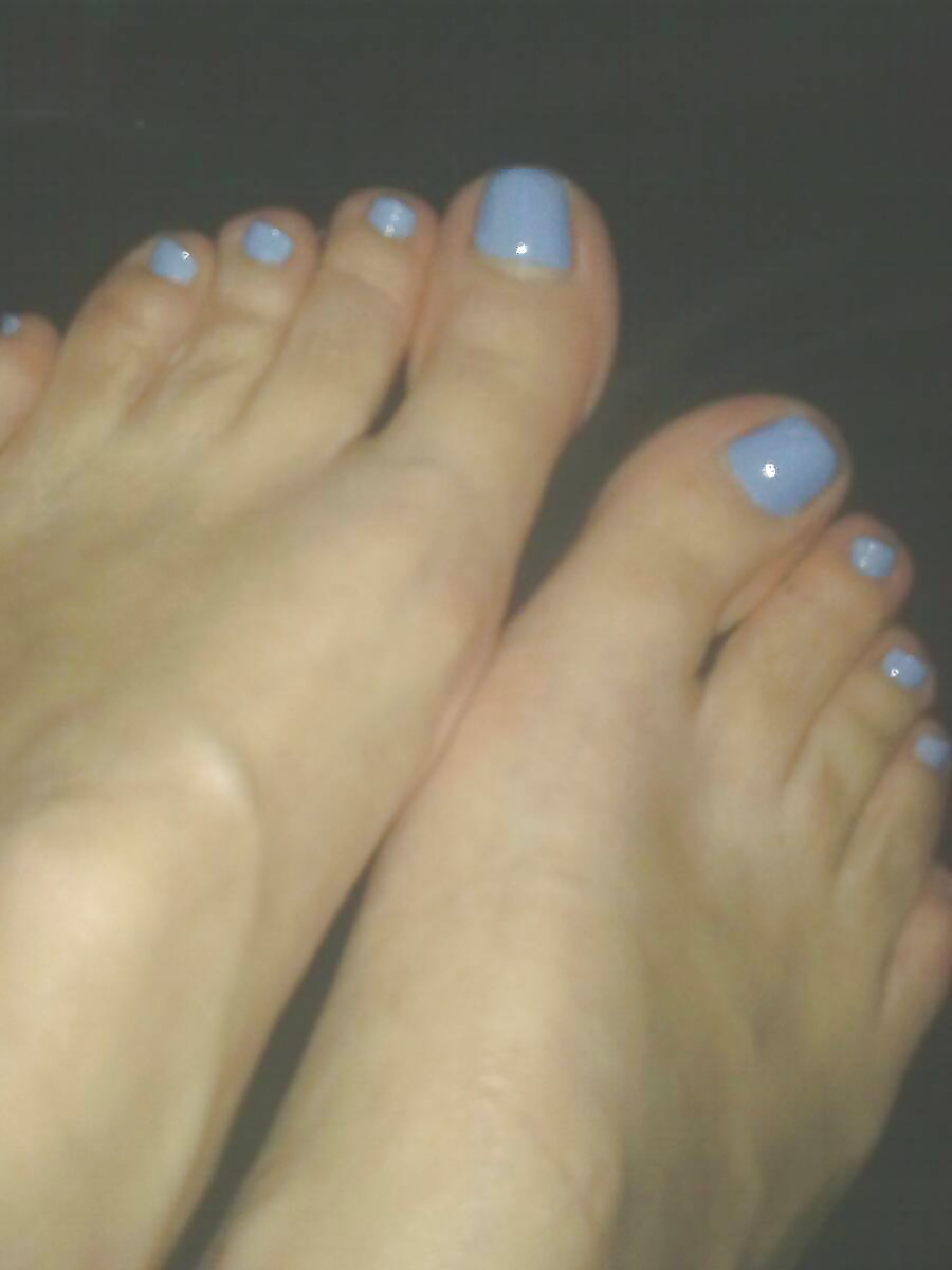 I colori dell'arcobaleno - blu elettrico e piedi nudi
 #40490648