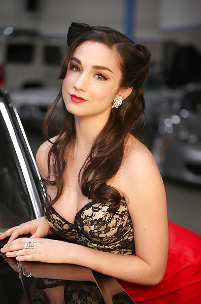 Molly Ephraim #30983014