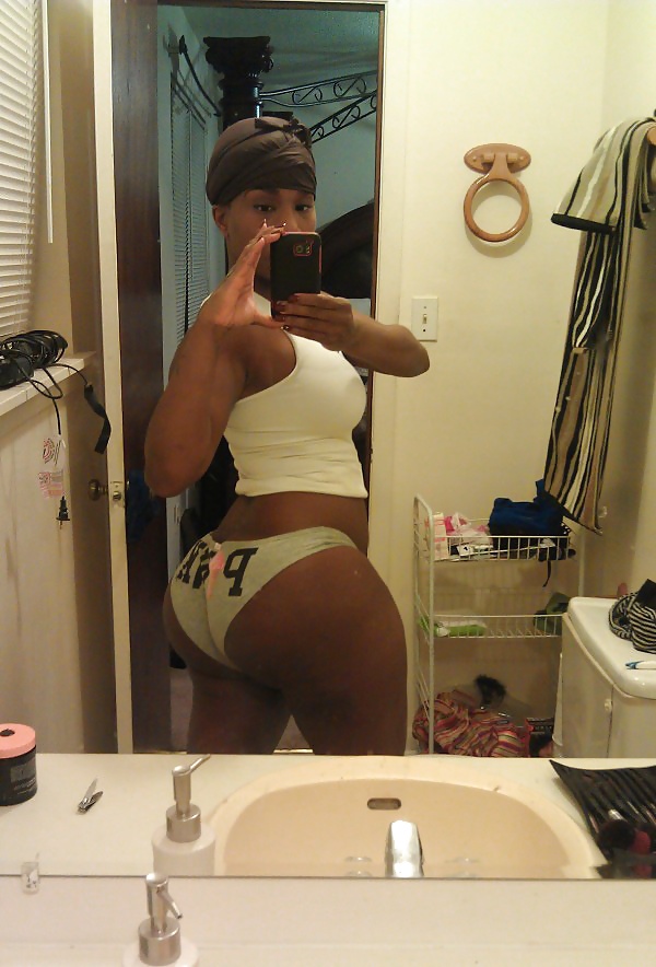 SHOW EM THAT ASS YOU GOT