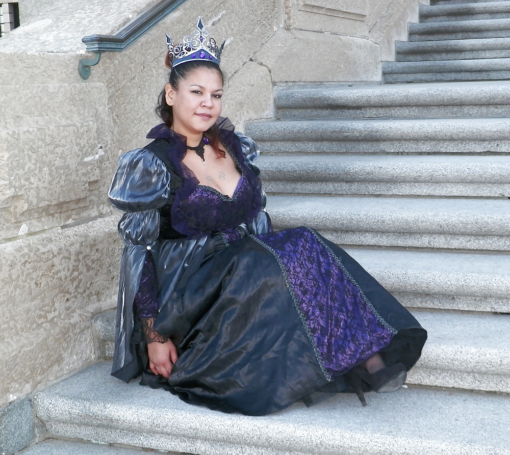 Nicht Eine Prinzessin, Eine Königin! #30270661