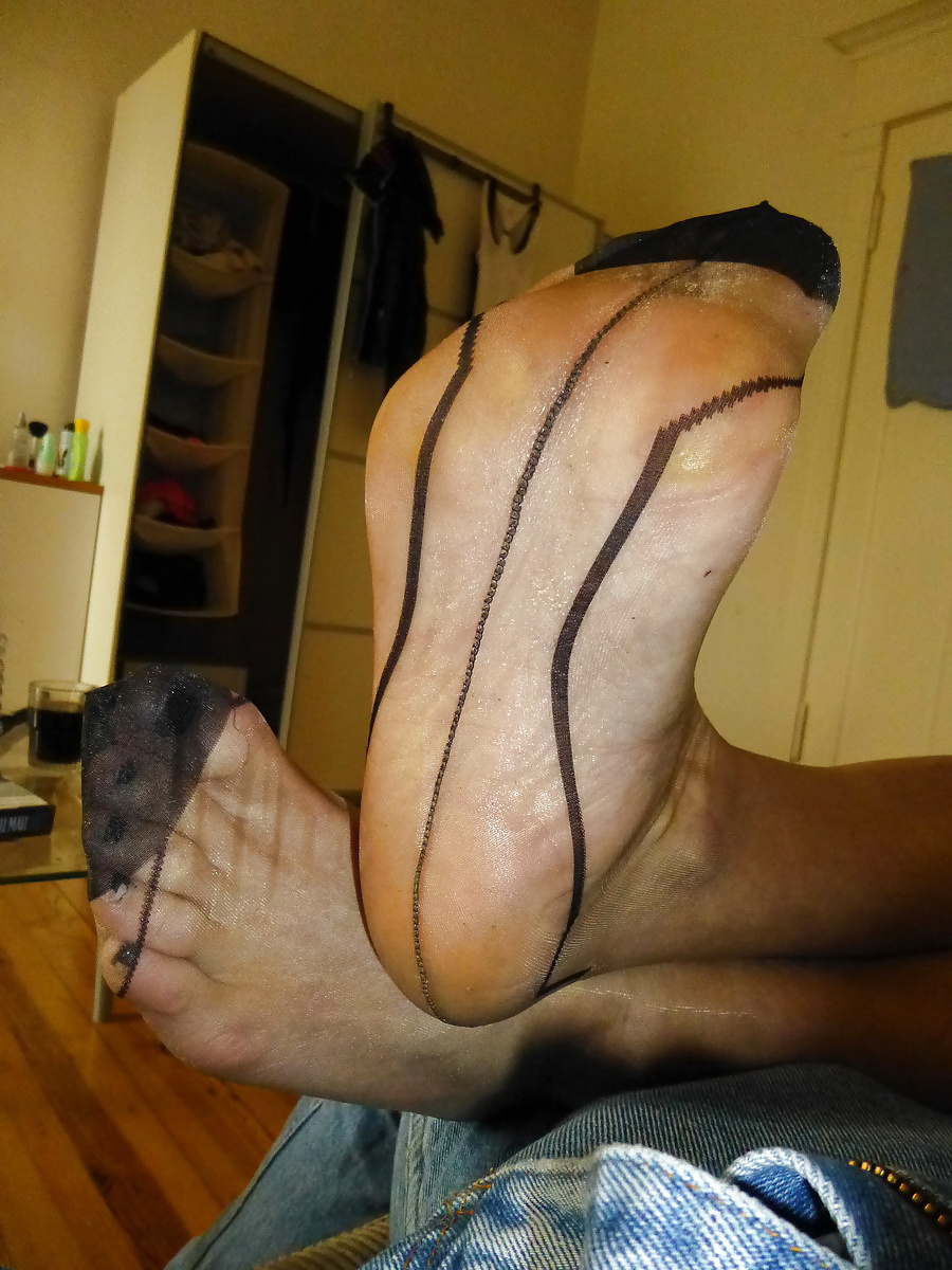 Foot In Tan Ff Umriss Nylons #30756881