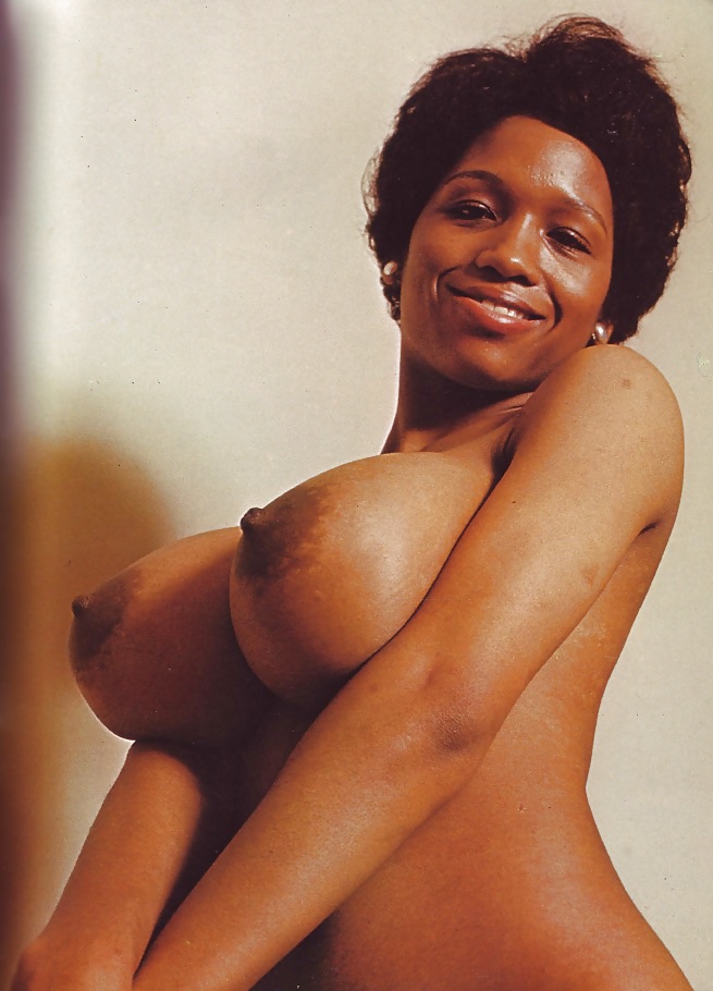 Vintage boobs (magazine scan) #35367349